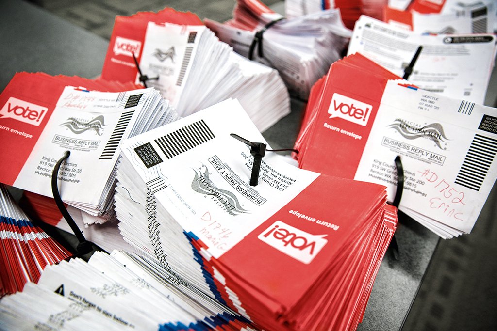 Cédulas para votação pelo correio: no centro da polêmica das eleições americanas deste ano (Jason Redmond/AFP)