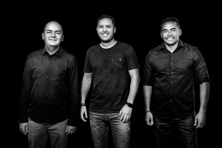 Maurilio Soares, João Caetano e Ryuichi Ogawa (da esq. para dir.), sócios da Mapfry: uso de geomarketing para aproximar análises do mundo real (Mapfry/Divulgação)