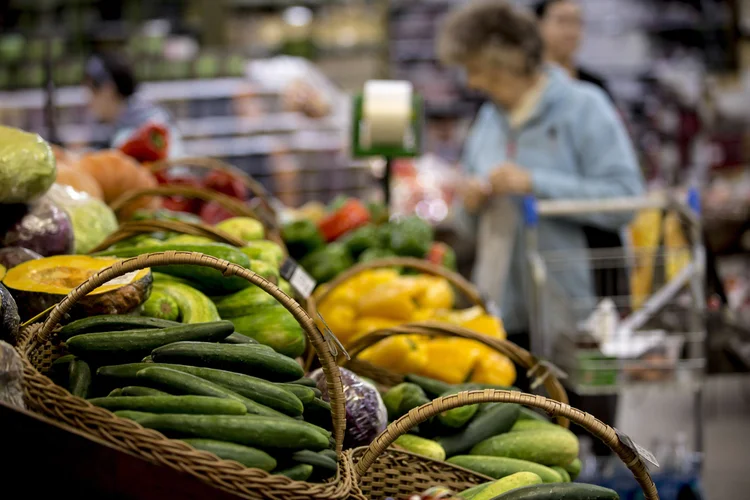 Supermercado: desempenho de indústria e comércio confirmam retomada em V (Alexandre Severo/Exame)