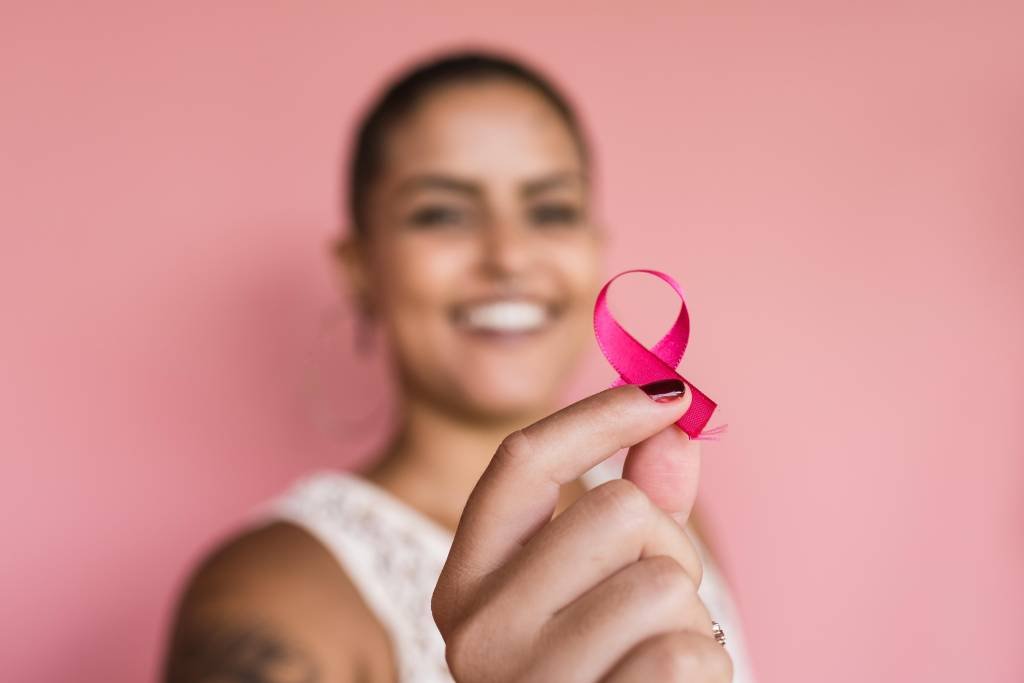 Quanto mais rápido o câncer de mama é diagnosticado e tratado, maiores são as chances de cura. (Getty Images/Igor Alecsander)