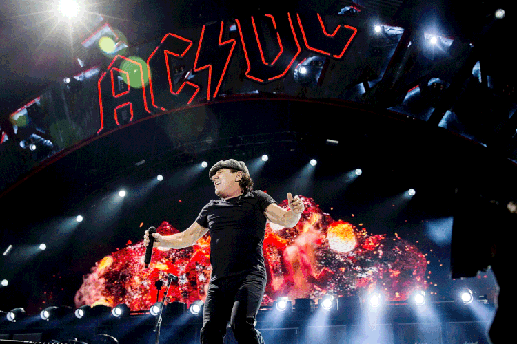 AC/DC: disco mais recente é Rock or Bust (2014), em cuja turnê Johnson foi substituído por Axl Rose (Suzi Pratt/Getty Images)