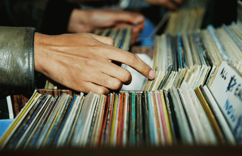 Vendas de vinil nos EUA superam receita de CDs pela 1ª vez desde 1980