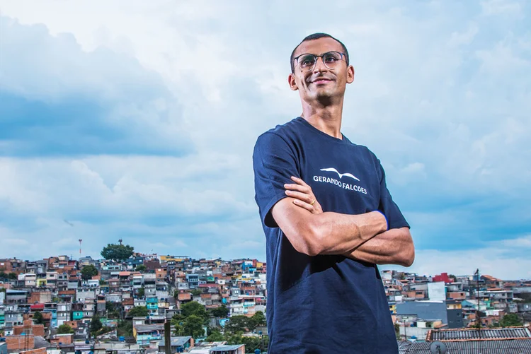 Edu Lyra, do Gerando Falcões: projeto Favela 3D (Digital, Digna e Desenvolvida) envolveu prefeitura, governo de São Paulo e iniciativa privada para, de baixo pra cima, mobilizar a sociedade civil contra os efeitos da pandemia (Leandro Fonseca/Exame)