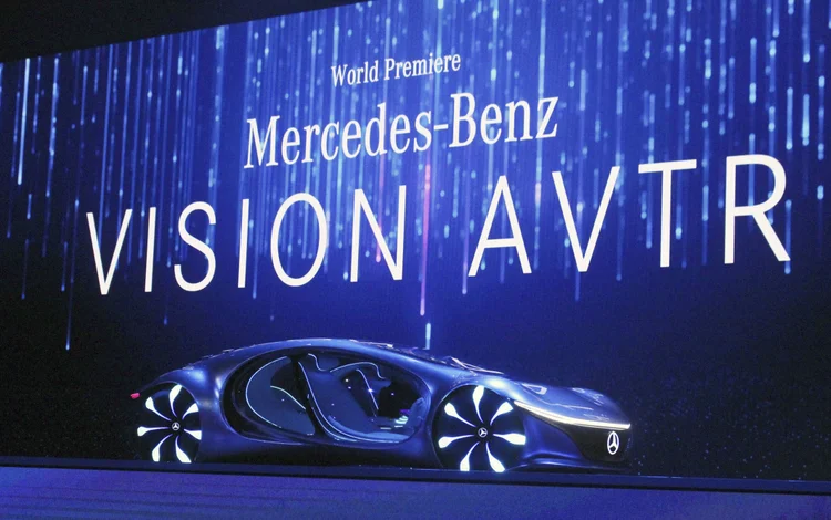 Mercedes: o carro com aspecto futurista foi inspirado no filme "Avatar". (Kyodo news/Getty Images)