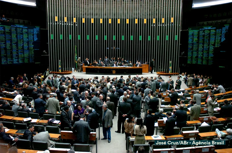 O presidente da Câmara, Arthur Lira, estabeleceu esta terça como prazo final ao relator para a leitura do parecer sobre a reforma (Bússola/Reprodução)