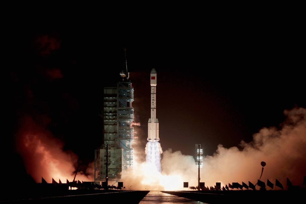 China diz ter lançado espaçonave "reutilizável" concorrente da SpaceX