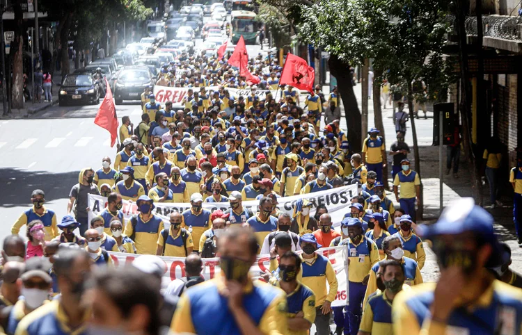 Categoria promove manifestação: greve será julgada nesta segunda pelo tribunal do trabalho (Alex de Jesus /O Tempo/Estadão Conteúdo)