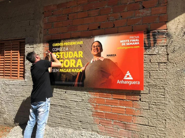 Outdoor Social: publicidade na periferia e geração de renda para famílias (Outdoor Social/Divulgação)