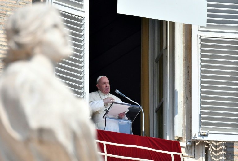Papa pede manifestantes pacíficos e que autoridades respeitem direitos