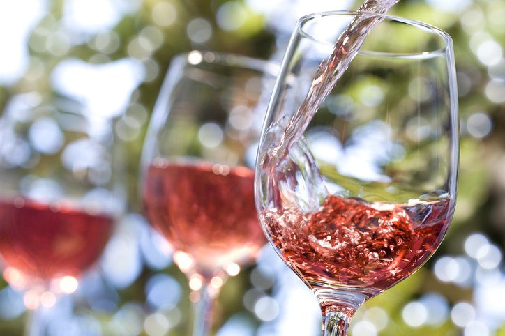 Consumo de vinho rosé foi destaque com crescimento de 280% (Getty Images/MarkSwallow)