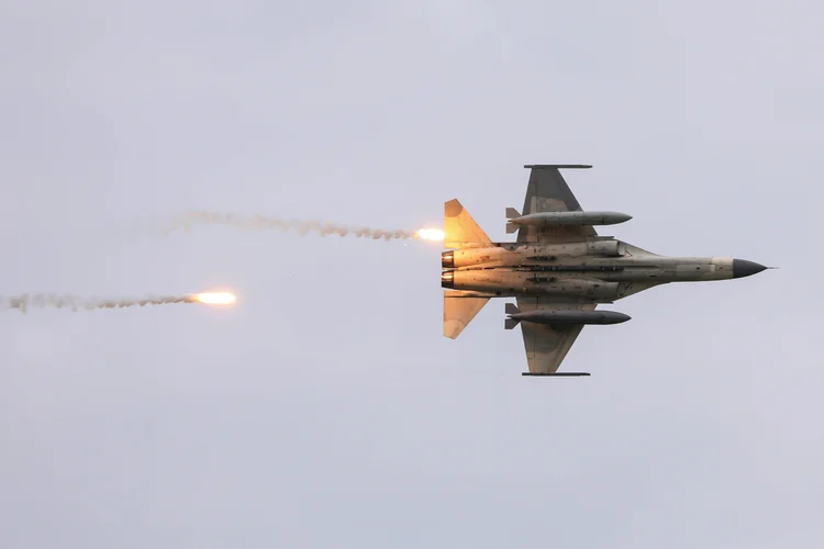 Caça taiwanês durante exercício militar (Ann Wang/Reuters)