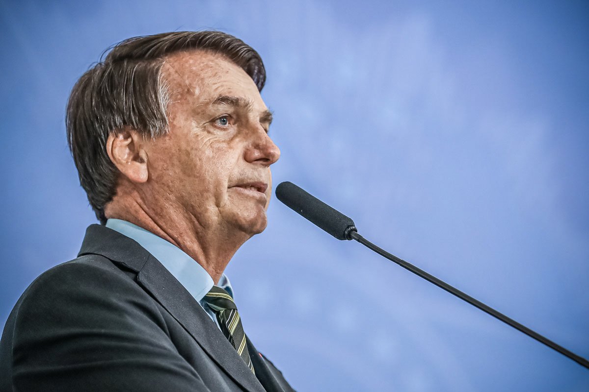 Congresso perdoa R$ 1 bi em dívidas de igrejas. Resta Bolsonaro sancionar