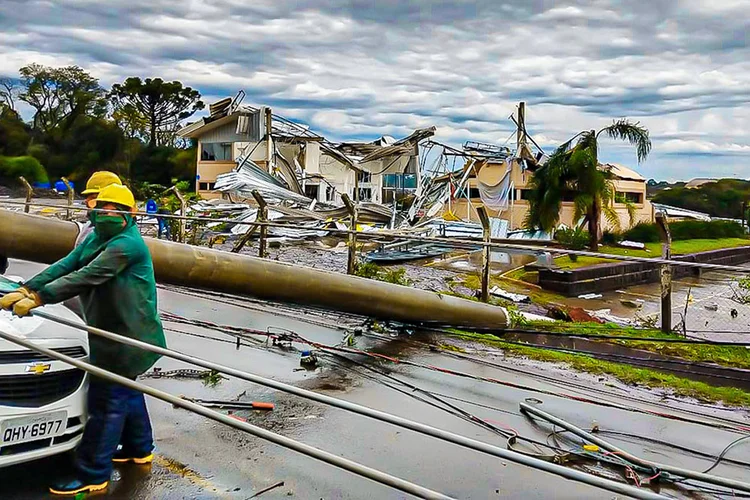 IMAGEM DE ARQUIVO: Destruição provocada por ciclone bomba em Chapecó, Santa Catarina. 01/07/2020 (Prefeitura de Chapecó/Divulgação)