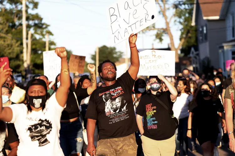 Ato em homenagem a Daniel Prude na quinta-feira, 3: imagens de abordagem policial levaram a novos protestos (Michael M. Santiago/Getty Images)