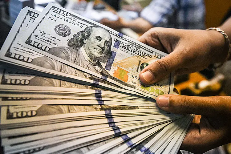 Moedas: o dólar canadense e o iene estavam entre os principais declínios do grupo das 10 principais moedas dos países desenvolvidos (Antara Foto/Hafidz Mubarak/Reuters)