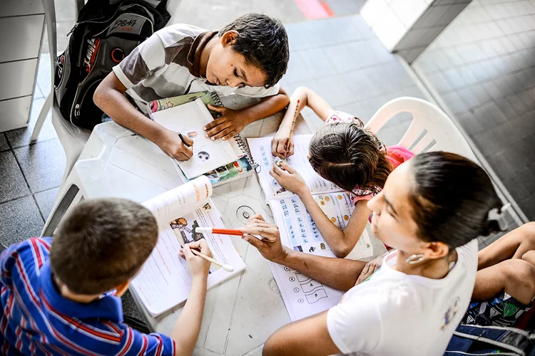 Educação no Brasil: o impacto é maior entre negros e alunos com mães que não concluíram o ensino fundamental (Alexandre Battibugli/Exame)