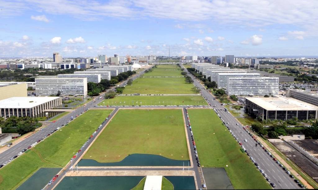 Esplanada dos Ministérios, em Brasília: o principal desafio da sociedade brasileira talvez não seja o tamanho do Estado, mas a falta de eficiência da máquina pública (Marcello Casal Jr./Agência Brasil)