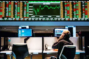 Ibovespa abre em leve queda de 0,15%; dólar tem alta de 0,25%