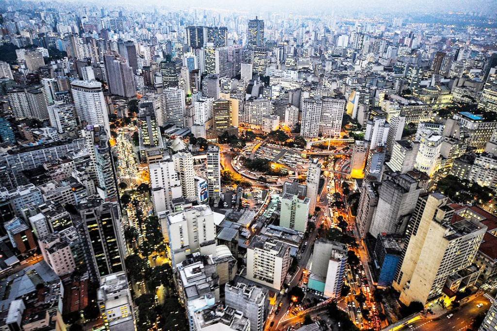 Vista aérea de São Paulo: entenda como analisar fundos imobiliários (Germano Lüders/Exame)