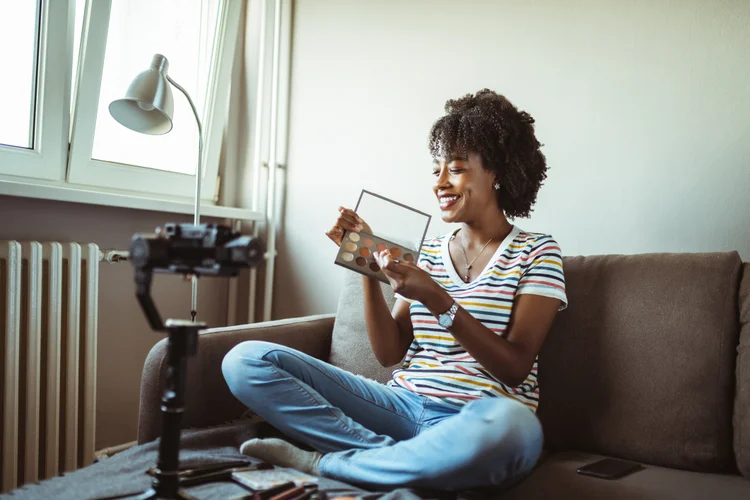 Ranking destaca as cinco marcas com mais influenciadores nas redes  (MStudioImages/Getty Images)