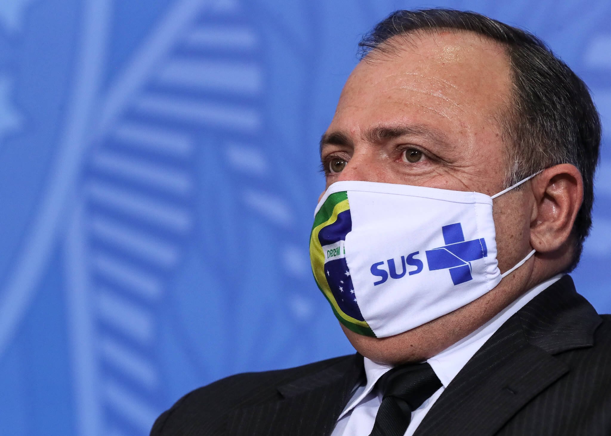 Pazuello pode entrar na lista de demissões do governo
