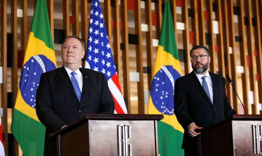 Pompeo e Araújo: comissão do Senado vai ouvir chanceler brasileiro sobre visita do americano (Marcelo Camargo/Agência Brasil)