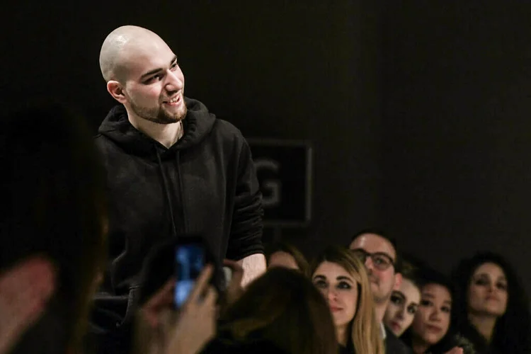 Jovens estilistas abrem Semana de Moda de Paris com apresentações digitais (AFP/AFP)