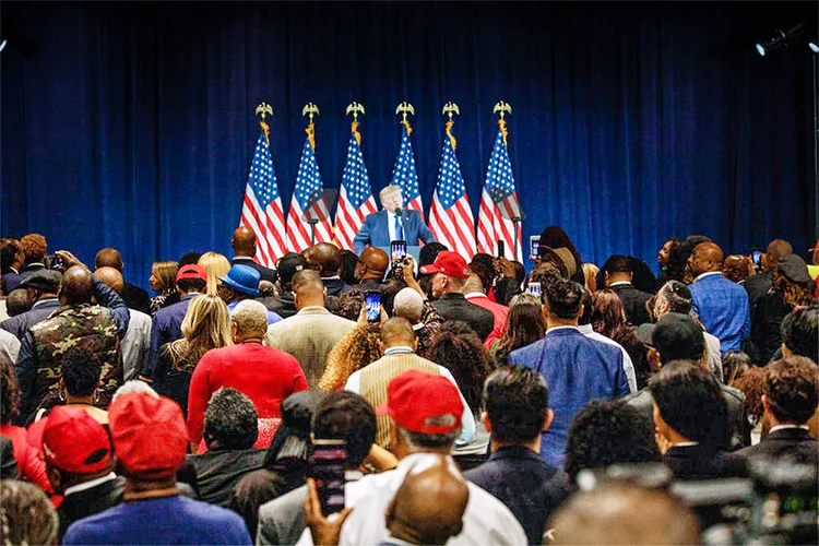 Trump em comício em Atlanta, na Geórgia: desaprovação alta entre eleitores negros no estado (Dustin Chambers/Bloomberg via Getty Images/Getty Images)