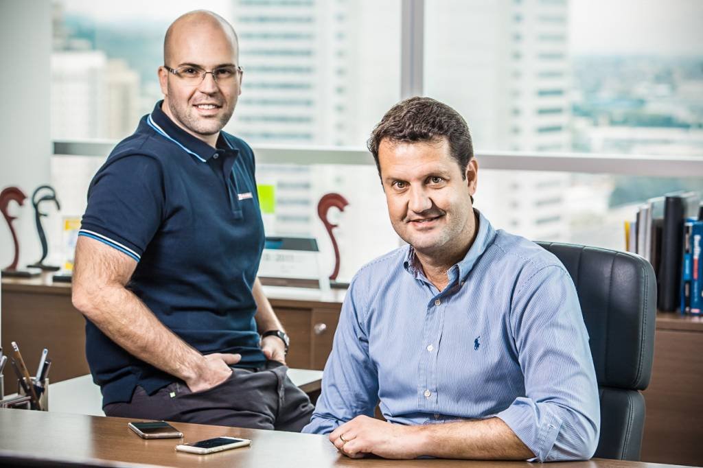 Adriano Meirinho e Marcelo França, fundadores da Celcoin: startup recebeu aporte de 23 milhões de reais em outubro liderado pela Vox Capital (Celcoin/Divulgação)
