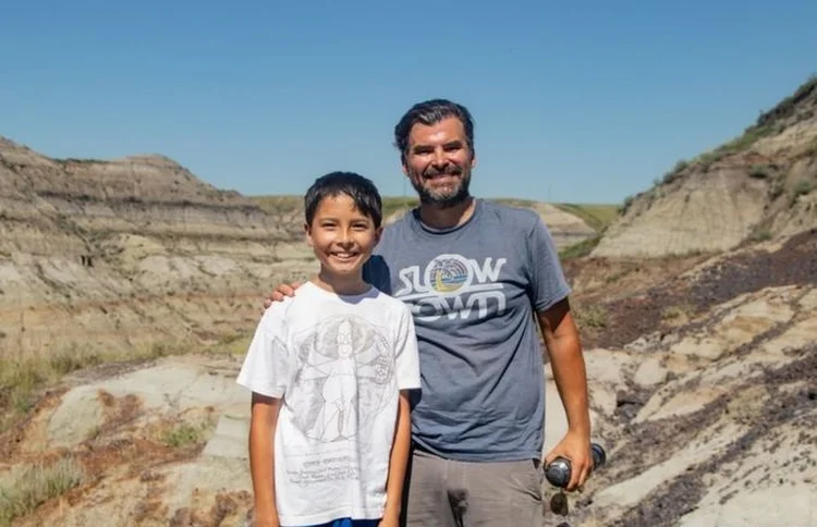 Sem querer: Nathan e Dion Hrushkin foram os responsáveis pela descoberta do artefato de 69 milhões de anos (NATURE CONSERVANCY OF CANADA/Divulgação)