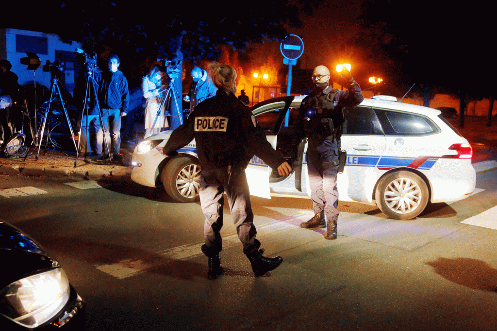 Polícia francesa mata homem que decapitou professor em Paris