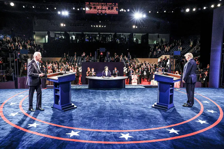 Joe Biden e Donald Trump, durante debate nas eleições de 2020 (Jim Bourg/Reuters)