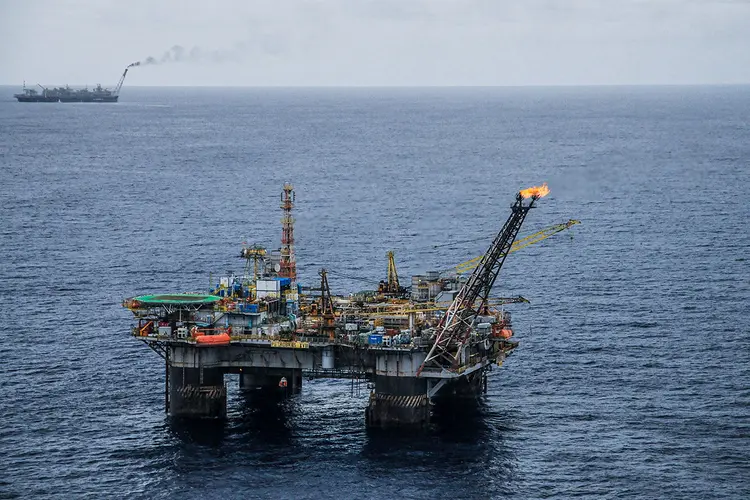 Plataforma da Petrobras na Bacia de Campos: preços do petróleo continuam em trajetória de alta neste ano (André Valentim/Exame)