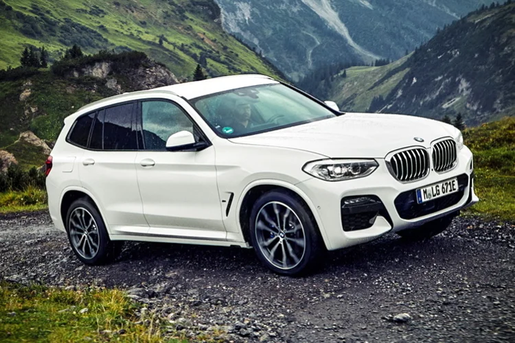 BMW X3 30e: sistema de tração distribui o torque entre as rodas dianteiras e traseiras para garantir esportividade na estrada e desempenho off-road (BMW/Divulgação)