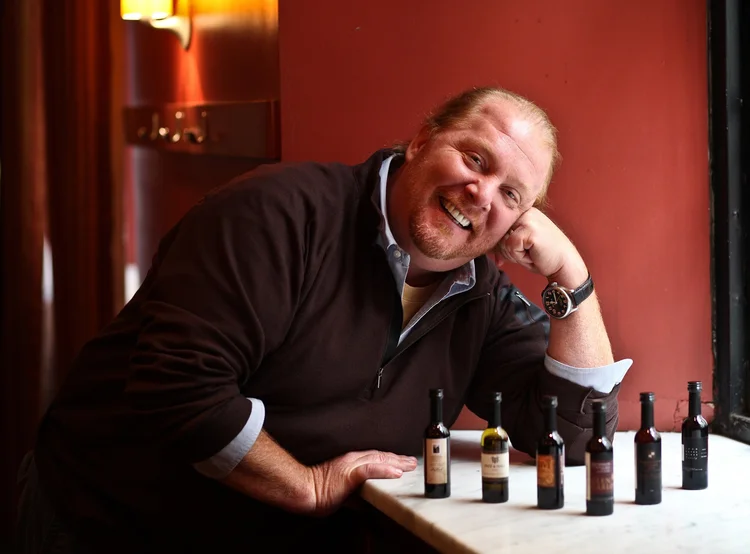 Mario Batali em seu restaurante em Greenwich Village (Fred R. Conrad/The New York Times)