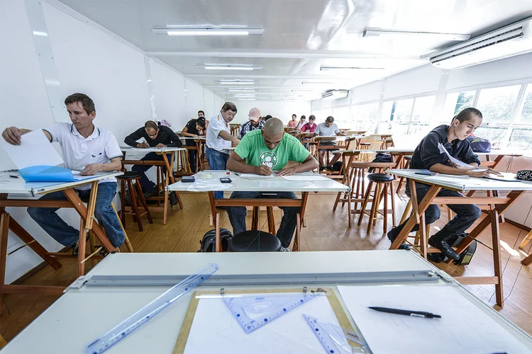 Mensalidade: STJ autoriza faculdade a cobrar mais de alunos calouros (Germano Lüders/Exame)