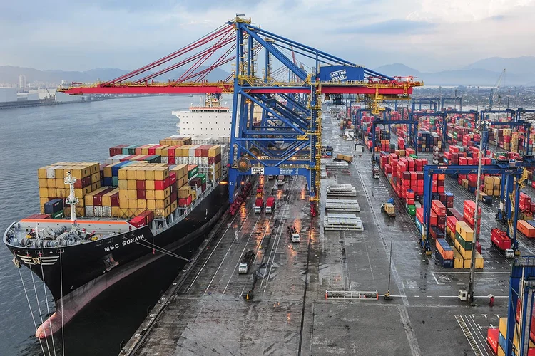 Rota Bioceânica: saindo do Porto de Santos, em São Paulo, com destino ao polo portuário do norte do Chile (Germano Lüders/Exame)