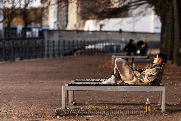 Millennials: geração de millennials tem muito menos riqueza do que os "boomers" da mesma idade (Sebastian Gollnow/Getty Images)