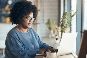 Pacto Transforma acelera ascensão de mulheres negras à liderança corporativa