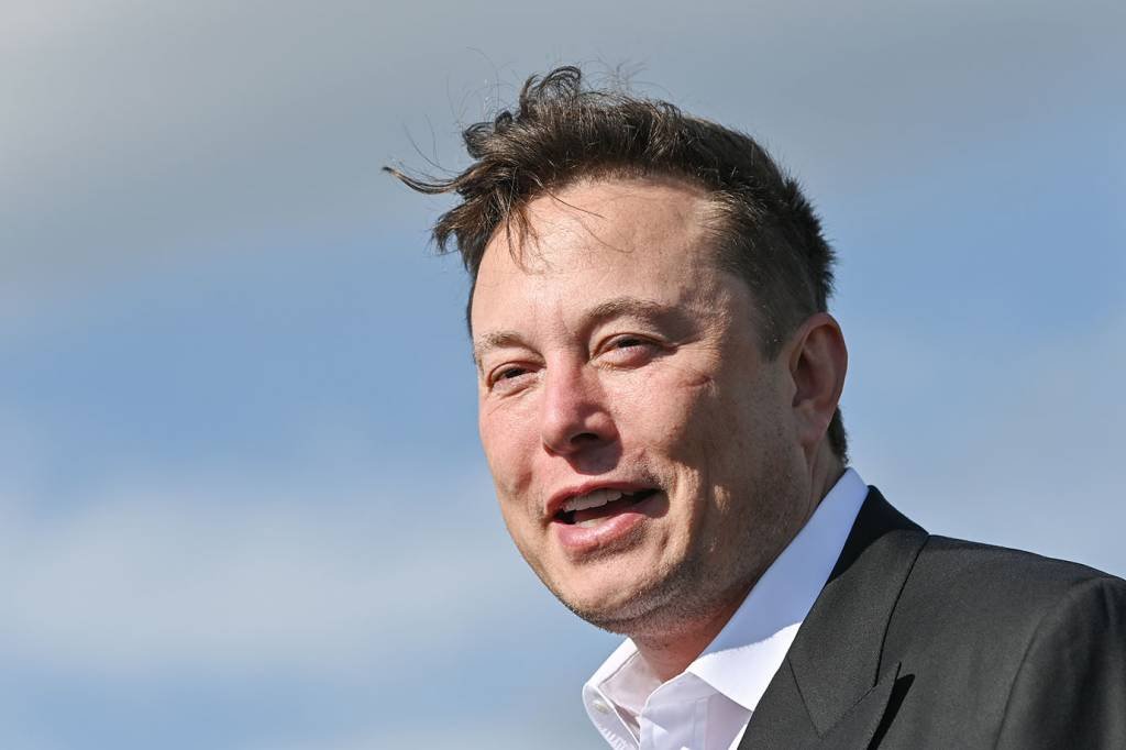 Elon Musk planeja internet super rápida vinda do espaço para a Terra