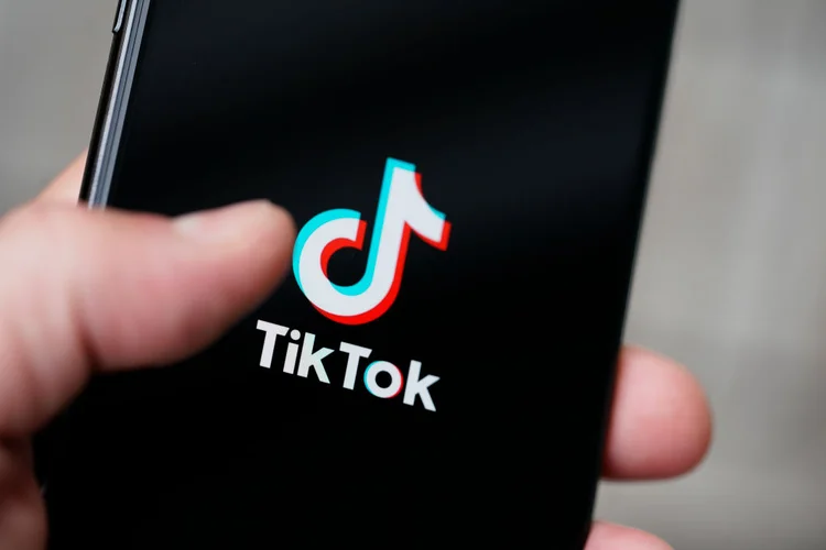 TikTok: plataforma chinesa quer obter vantagem em relação às suas concorrentes  (NurPhoto/Getty Images)