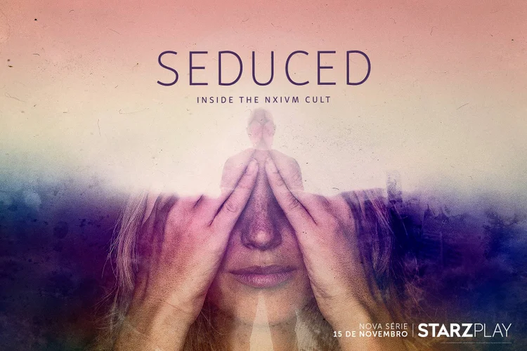 Seduced: Inside the NXIVM Cult, abordará como mulheres bem-sucedidas foram escravizadas pela seita.  (Starz Play/Divulgação)