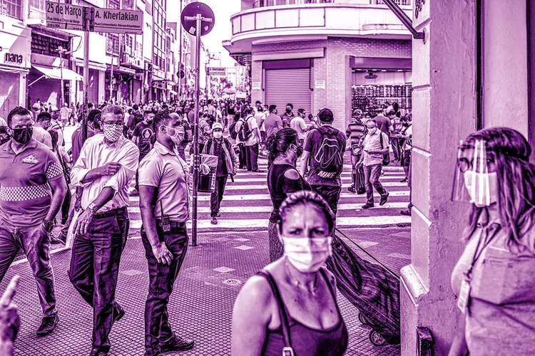 Centro de São Paulo: à medida que a pandemia perde força no Brasil, mais gente sai às ruas em busca de emprego, pressionando a taxa de desemprego (Eduardo Frazão/Exame)