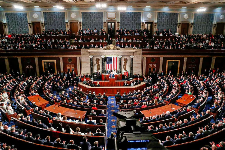 Projeto bipartidário foi apoiado por todos os 50 senadores democratas e 15 republicanos (Mark Wilson/Getty Images)