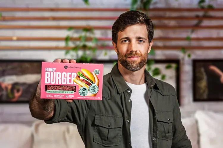 Tobias Chanan, do Urban Farmacy, realiza seu sonho com burguer plant-based que estreia no varejo (Studiofx/Divulgação)