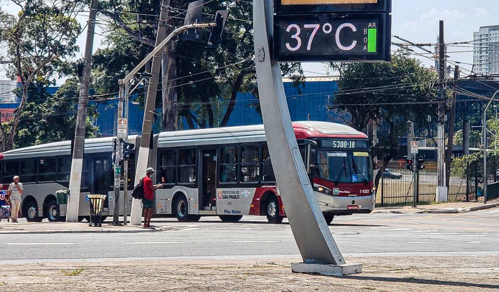 Tempo: A capital paulista teve um fim de semana muito quente e com recordes consecutivos de maior temperatura do verão (Fotos Públicas/Jorge Araujo)