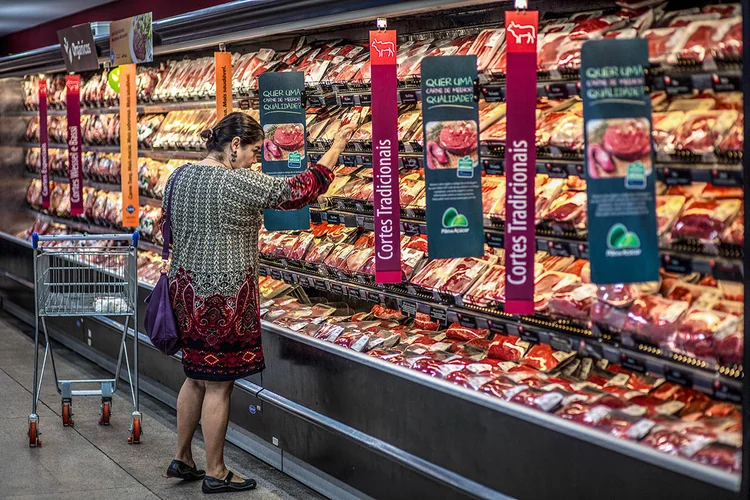 Supermercado: omida respondeu pela metade da inflação ao consumidor, com destaques para a carne bovina (4,83%) (Alexandre Severo/Exame)