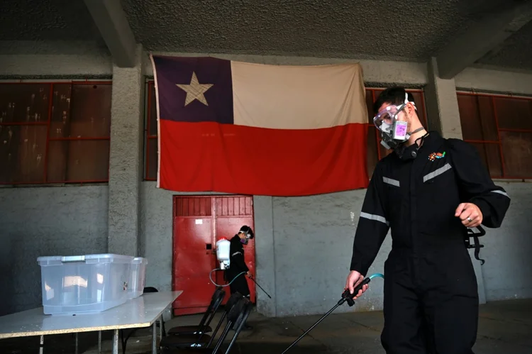 Local de votação em referendo no Chile: decisão sobre mudar a Constituição (AFP/AFP)