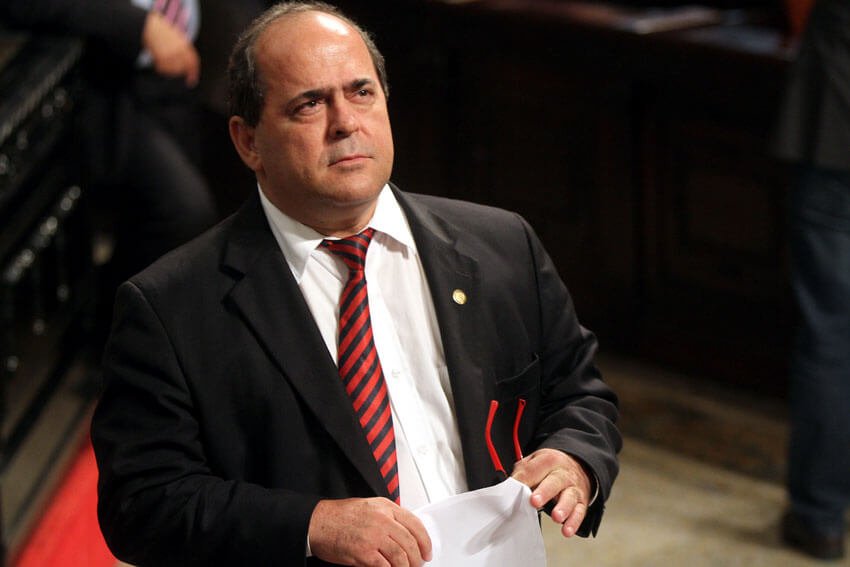 MP-RJ) cumpre mandados de busca e apreensão em endereços do ex-deputado estadual Pedro Augusto (PSD) e outros três assessores (AE/Divulgação)
