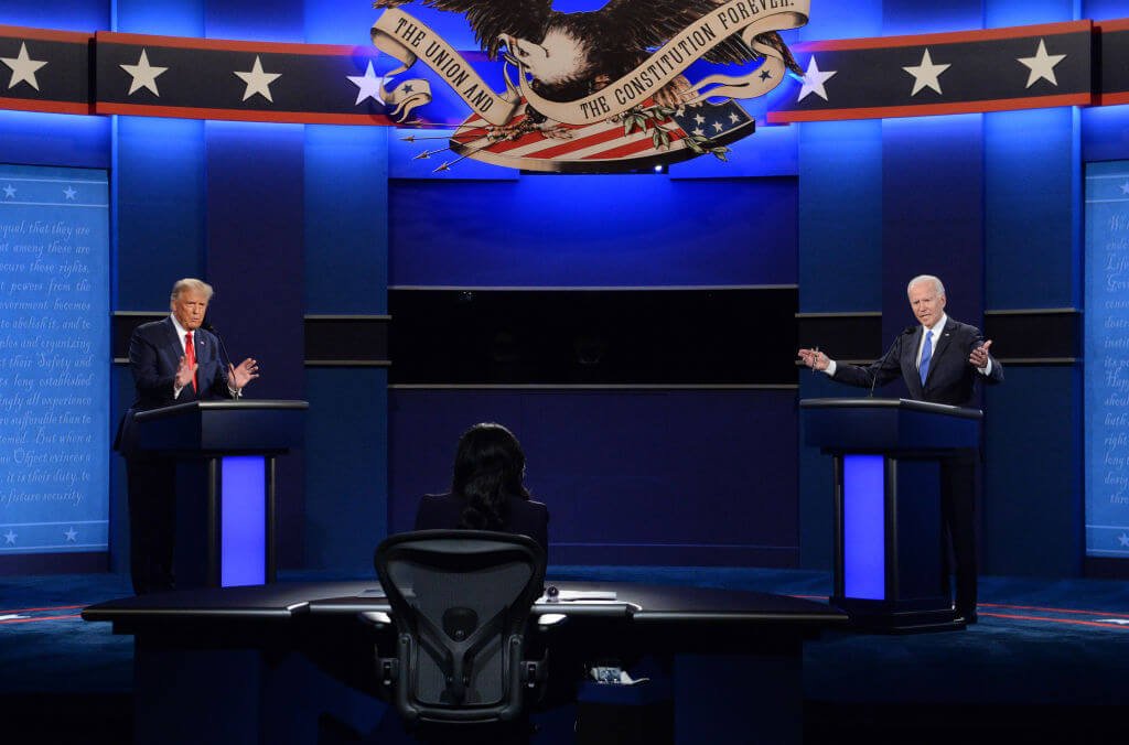 Último debate entre Trump e Biden, no dia 22 de outubro: a vencedora foi a mediadora, a jornalista Kristen Welker (Bloomberg / Colaborador/Getty Images)